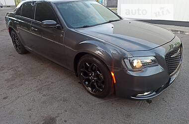 Седан Chrysler 300 S 2015 в Лубнах