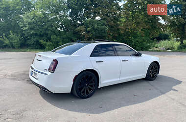 Седан Chrysler 300 S 2018 в 