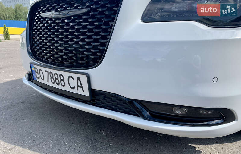 Седан Chrysler 300 S 2018 в Тернополе фото 27 Седан Chrysler 300 S 2018 в Тернополе
