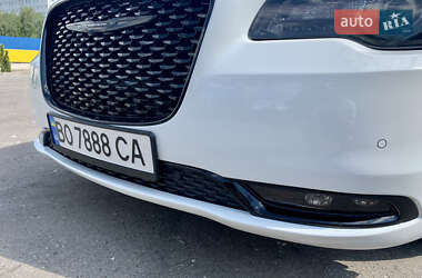 Седан Chrysler 300 S 2018 в 