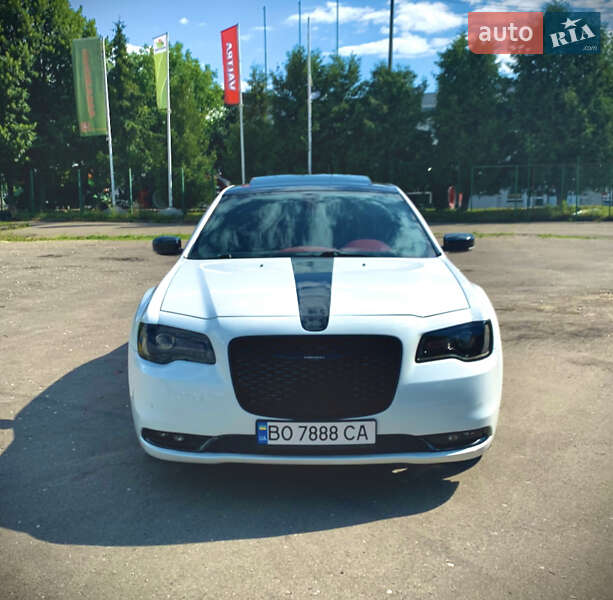 Седан Chrysler 300 S 2018 в Тернополе фото 75 Седан Chrysler 300 S 2018 в Тернополе