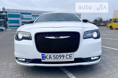 Седан Chrysler 300 S 2016 в Киеве