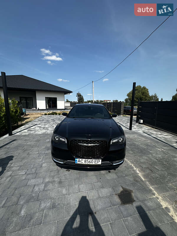 Седан Chrysler 300 S 2015 в Ковеле