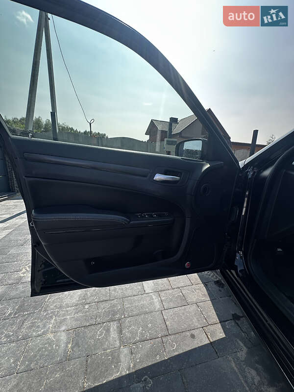 Седан Chrysler 300 S 2015 в Ковеле