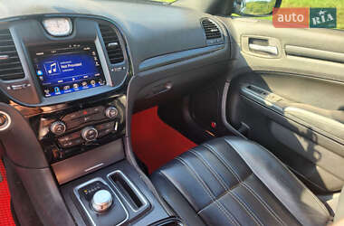 Седан Chrysler 300 S 2015 в 