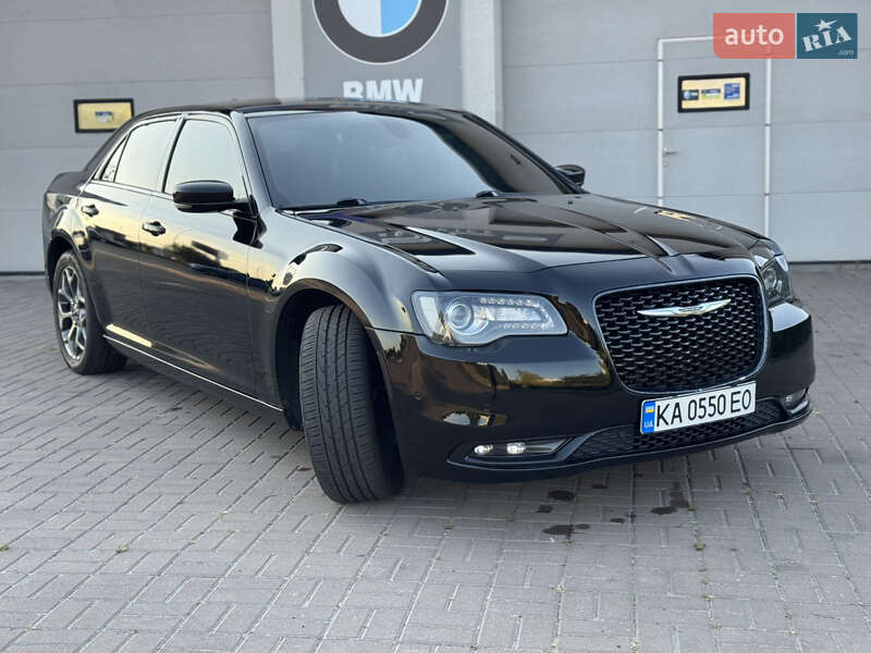Седан Chrysler 300 S 2015 в Киеве