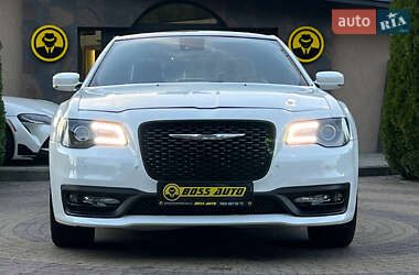 Седан Chrysler 300 S 2015 в 
