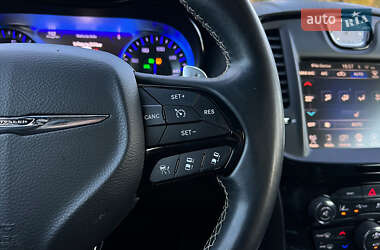 Седан Chrysler 300 S 2015 в 
