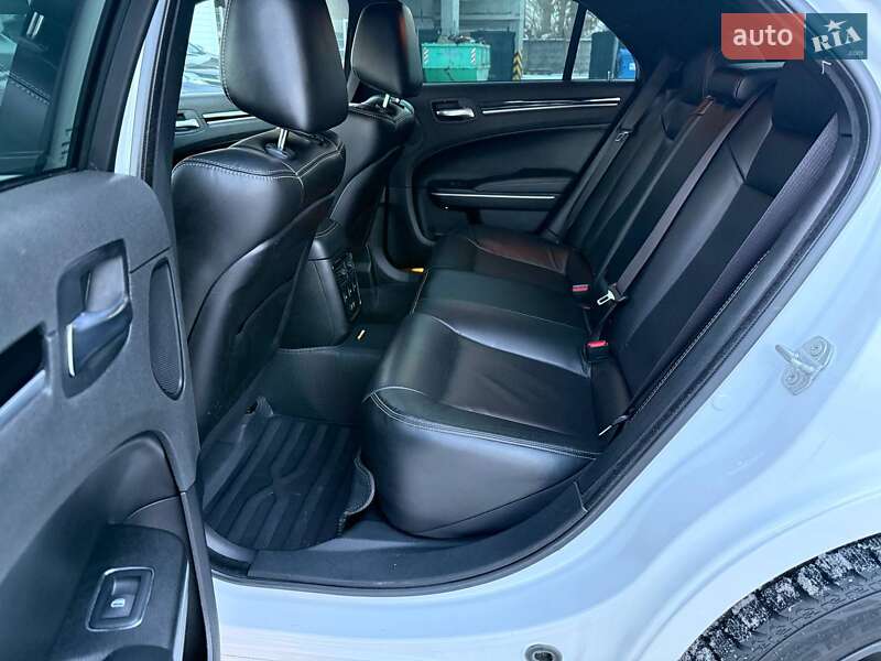 Седан Chrysler 300 S 2022 в Одессе