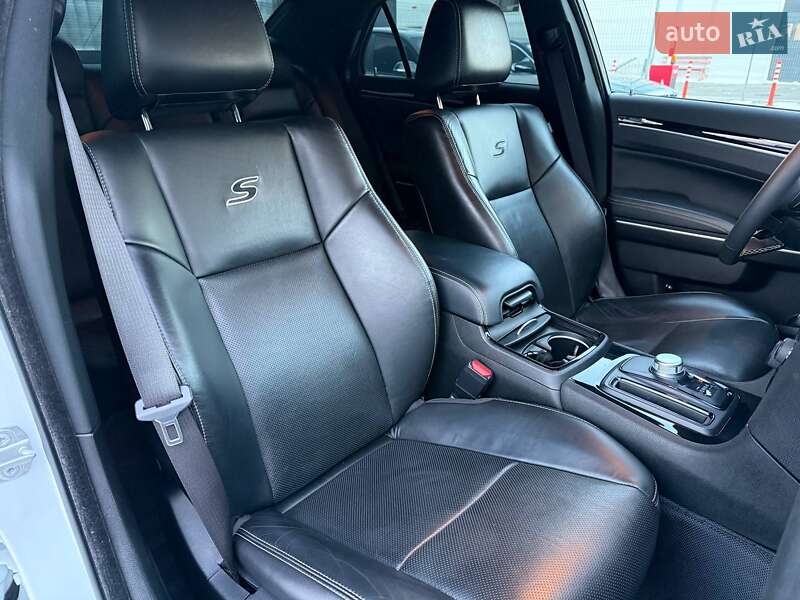 Седан Chrysler 300 S 2022 в Одессе