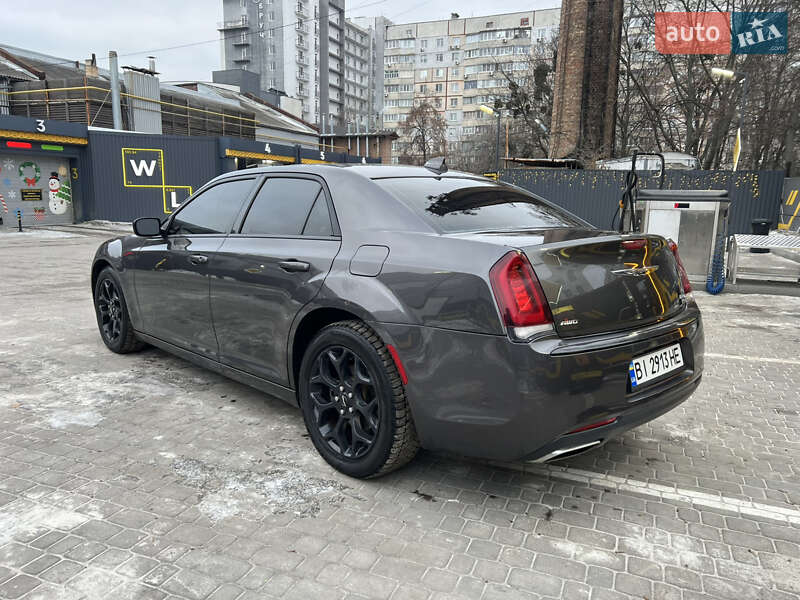 Седан Chrysler 300 S 2015 в Харькове