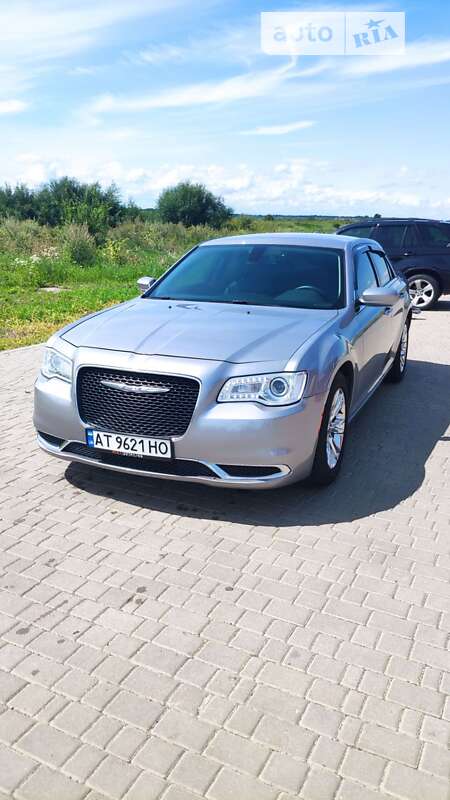 Chrysler 300 2017