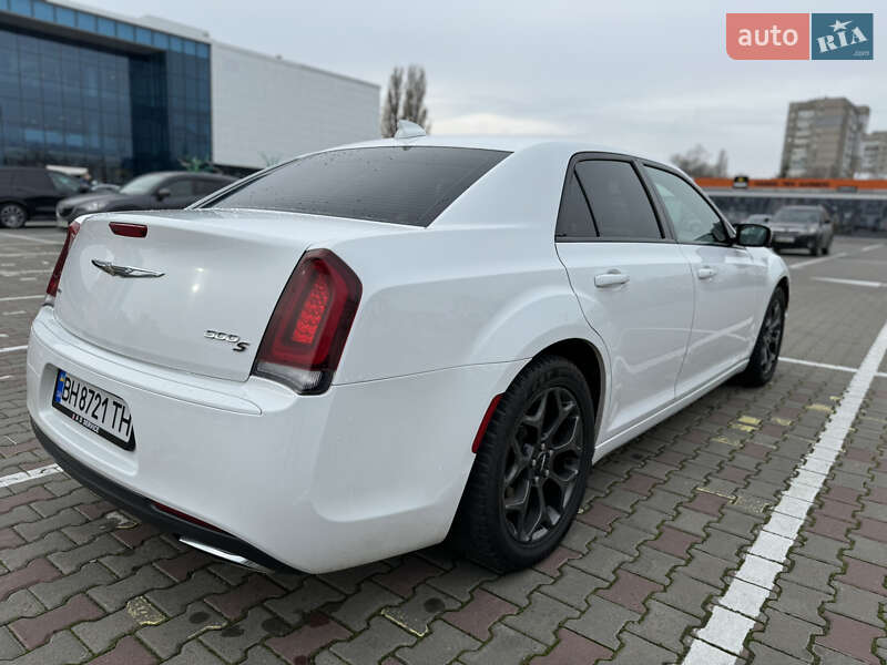 Седан Chrysler 300 2018 в Одессе