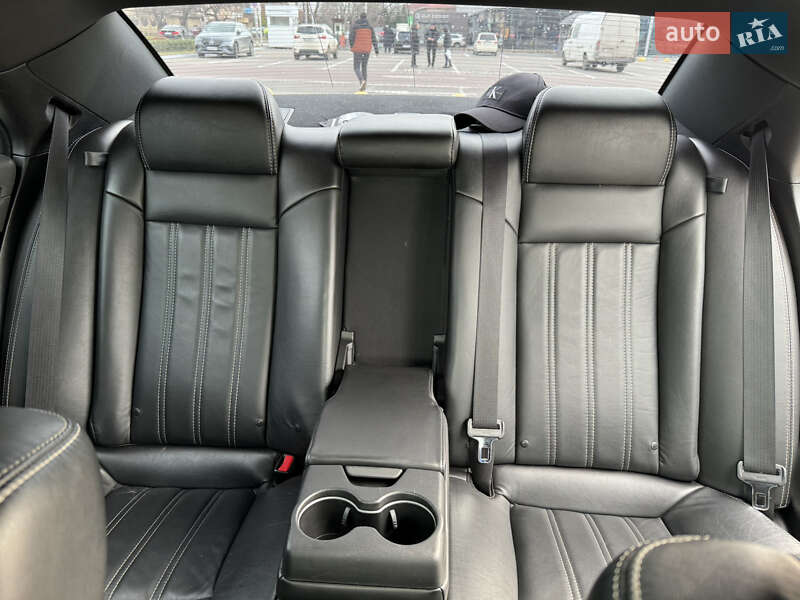 Седан Chrysler 300 2018 в Одессе