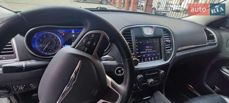 Седан Chrysler 300 2016 в Києві