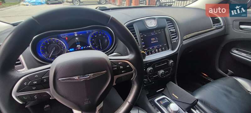 Седан Chrysler 300 2016 в Києві