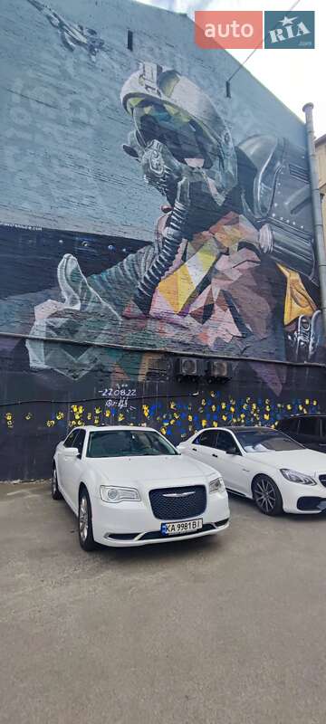 Седан Chrysler 300 2016 в Києві