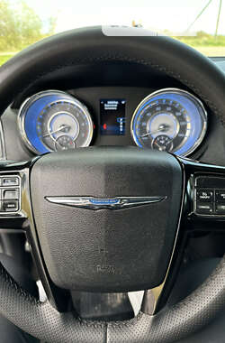 Позашляховик / Кросовер Chrysler 300 2012 в Буську