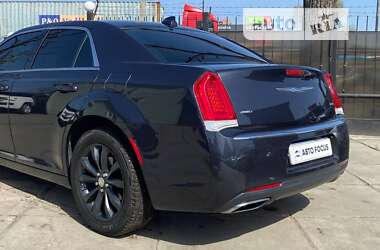 Седан Chrysler 300 2016 в Києві
