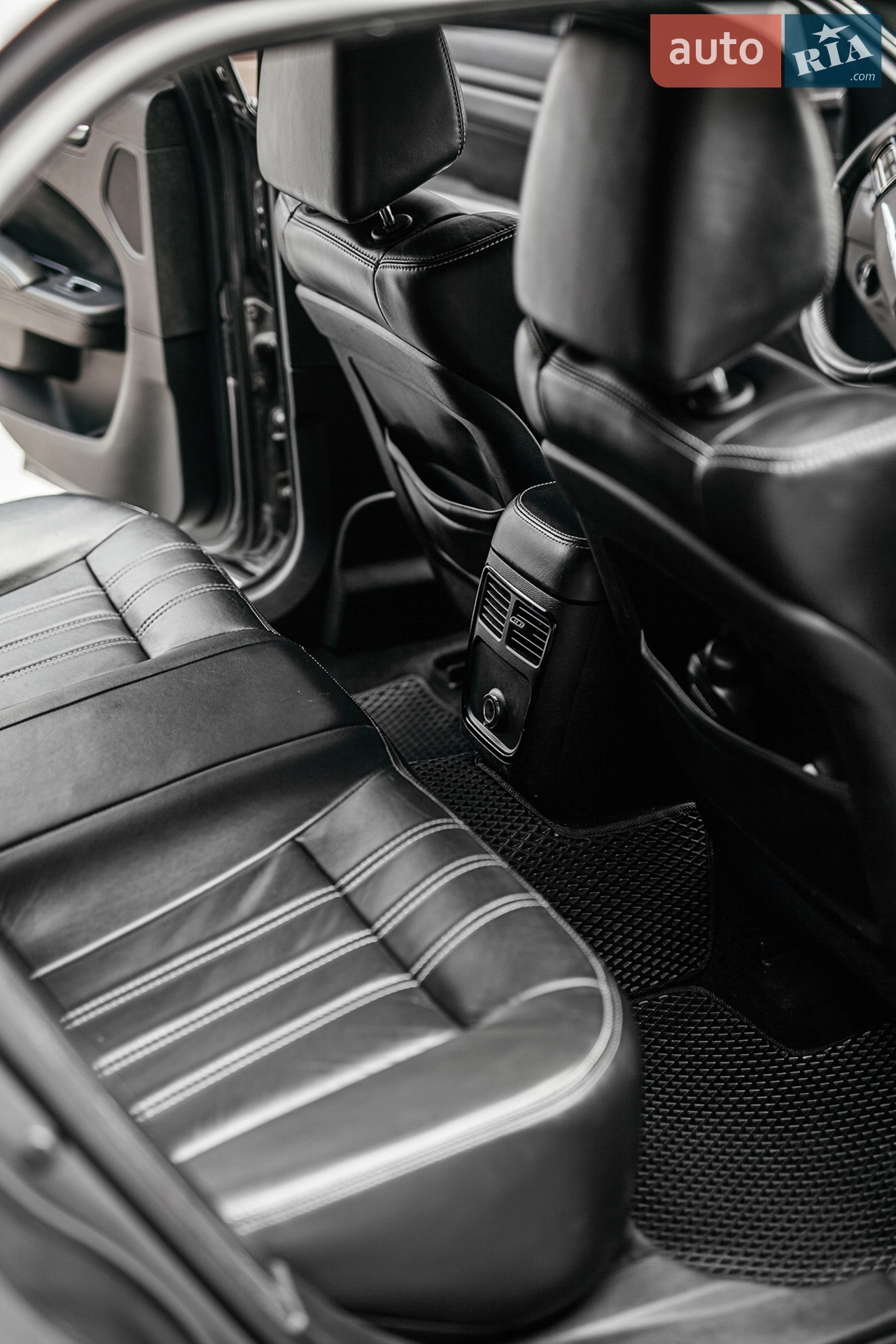 2014 Chrysler 300 - мініатюра 16