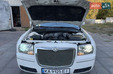 Седан Chrysler 300 2008 в Смілі