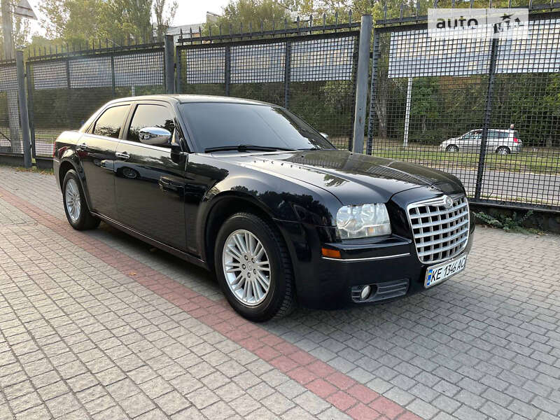 Седан Chrysler 300 2010 в Запорожье