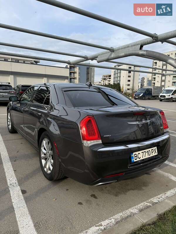 Седан Chrysler 300 2016 в Одессе