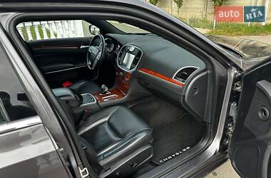 Седан Chrysler 300 2014 в 