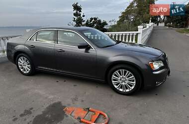 Седан Chrysler 300 2014 в 