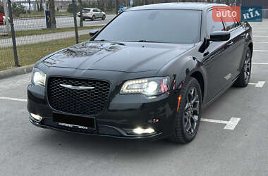 Седан Chrysler 300 2016 в Киеве
