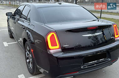 Седан Chrysler 300 2016 в 