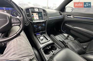 Седан Chrysler 300 2016 в 