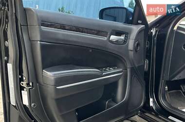 Седан Chrysler 300 2018 в 