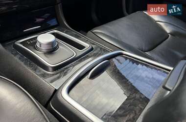 Седан Chrysler 300 2018 в 