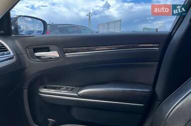 Седан Chrysler 300 2018 в 