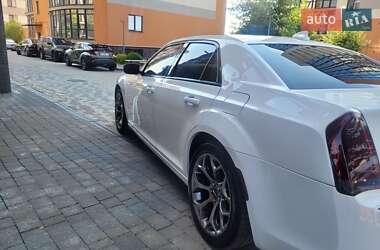 Седан Chrysler 300 2018 в 