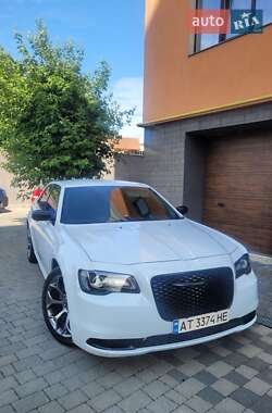Седан Chrysler 300 2018 в 