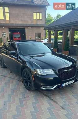 Седан Chrysler 300 2015 в Остер