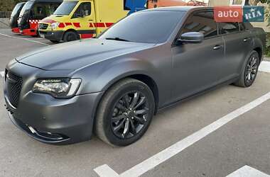 Седан Chrysler 300 2016 в 