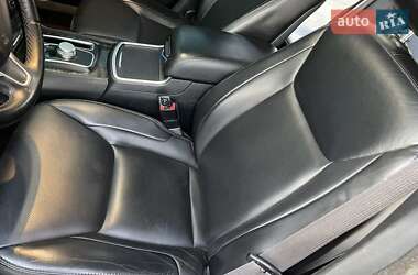 Седан Chrysler 300 2016 в 