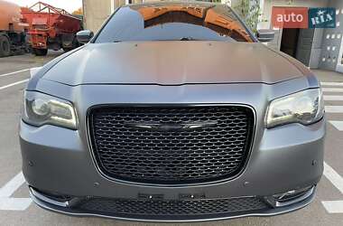 Седан Chrysler 300 2016 в 