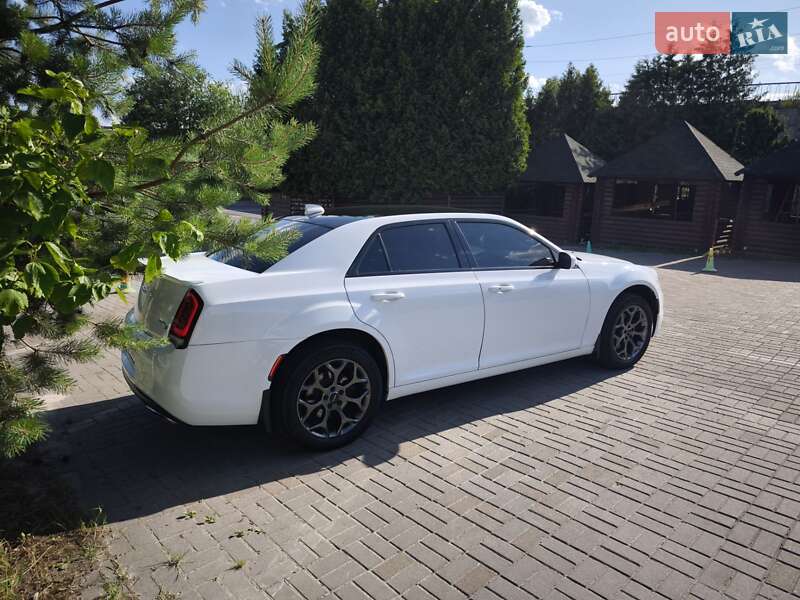 Седан Chrysler 300 2016 в Львове фото 11 Седан Chrysler 300 2016 в Львове