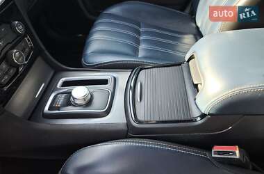 Седан Chrysler 300 2016 в 