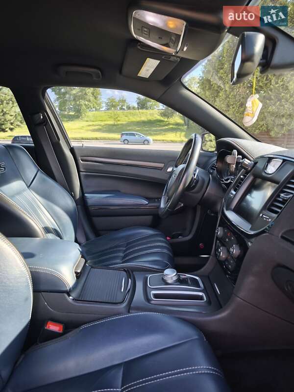 Седан Chrysler 300 2016 в Львове фото 32 Седан Chrysler 300 2016 в Львове