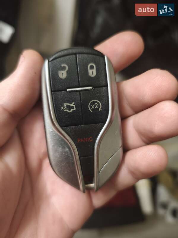 Седан Chrysler 300 2016 в Львове фото 3 Седан Chrysler 300 2016 в Львове