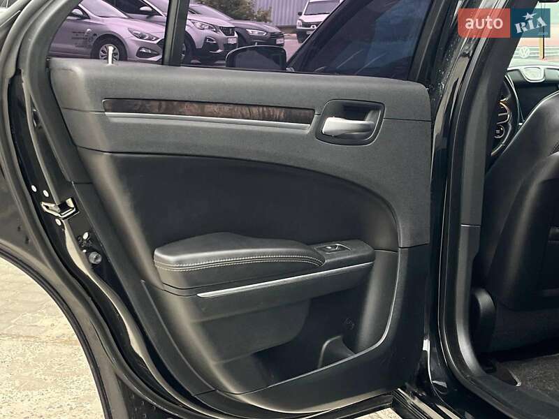 Седан Chrysler 300 2018 в Києві