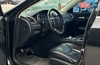 Седан Chrysler 300 2018 в 