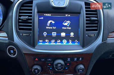 Седан Chrysler 300 2012 в 
