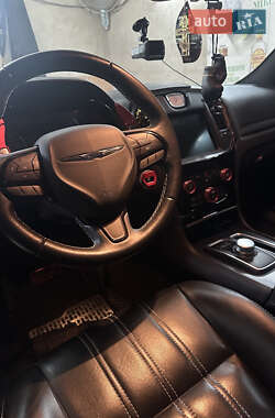 Седан Chrysler 300 2016 в 