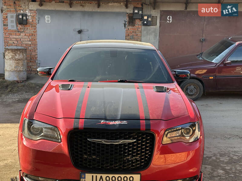 Седан Chrysler 300 2016 в Хмельницком